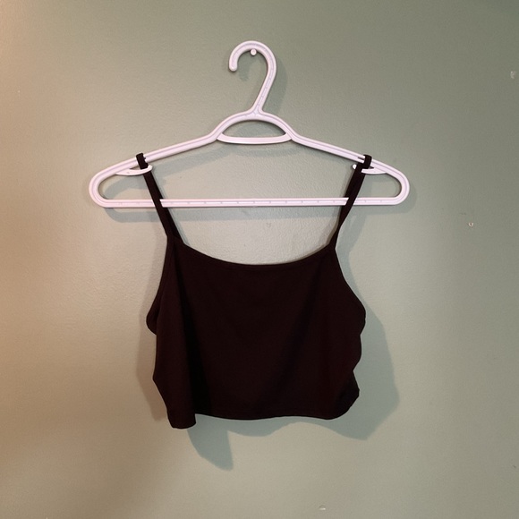 🌟2 for $20🌟 Basic White & Black Cropped Tank Tops - Picture 3 of 4